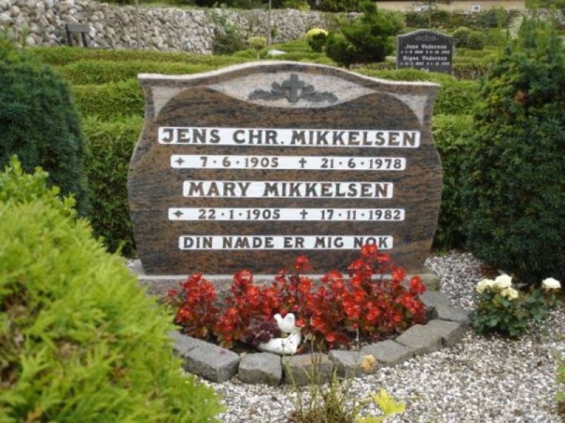 Mary Mikkelsen.jpg